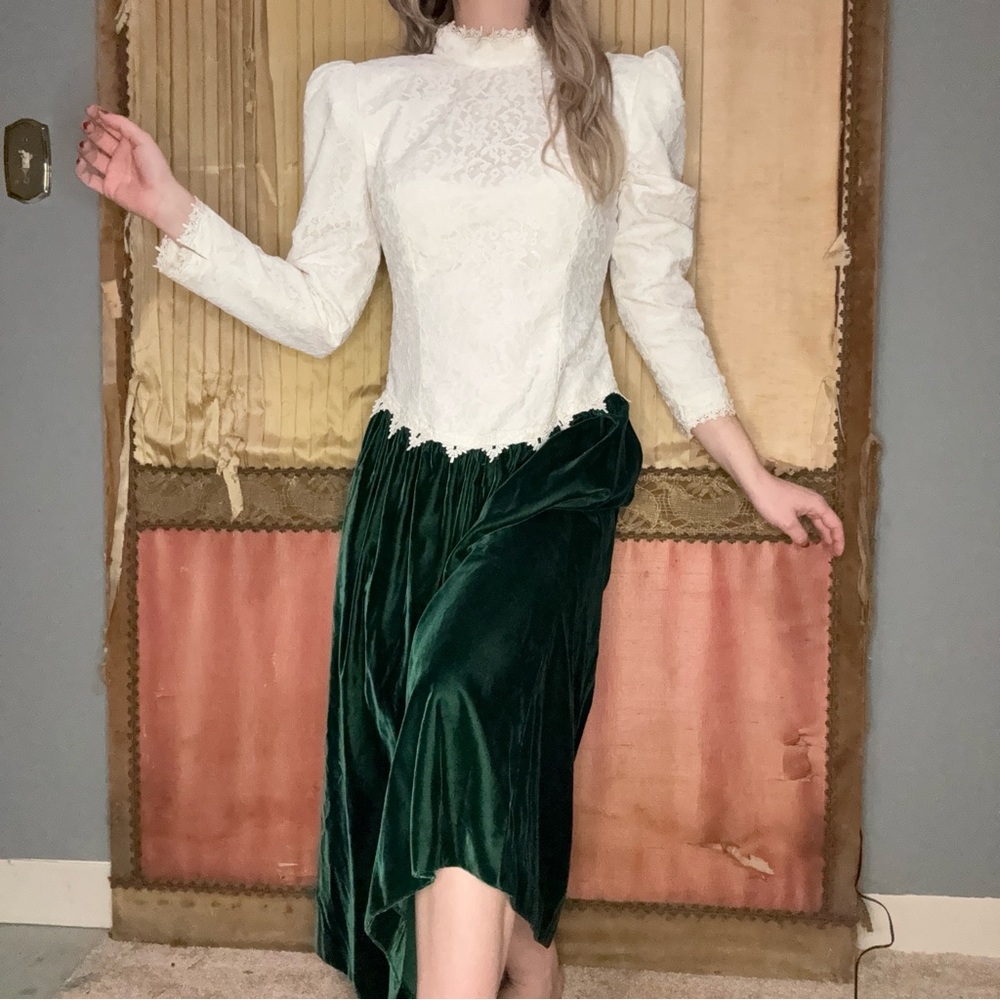 Vintage 1980's Valentino Dress. No size tag. Would best fit a size small.